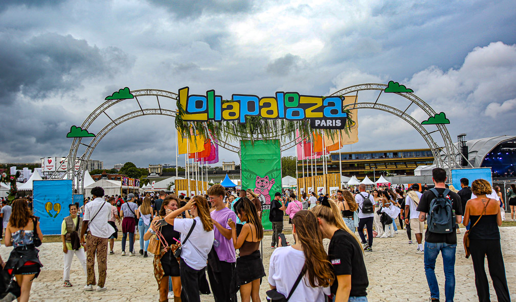 Lollapalooza Paris 2023 ,L’événement itinérant américain a réuni 170 000 personnes ce week-end, à l’hippodrome de Longchamp, 